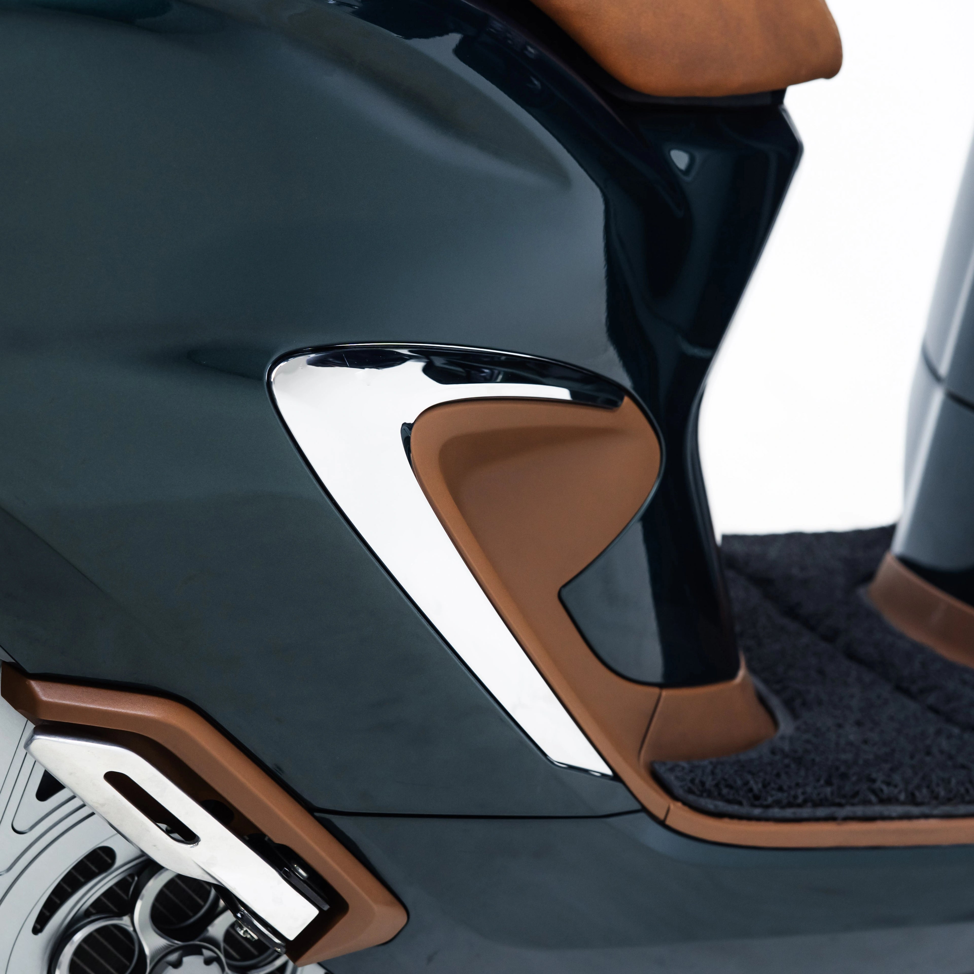 NEMO Side Body Cover Chrome Honda Stylo 160
